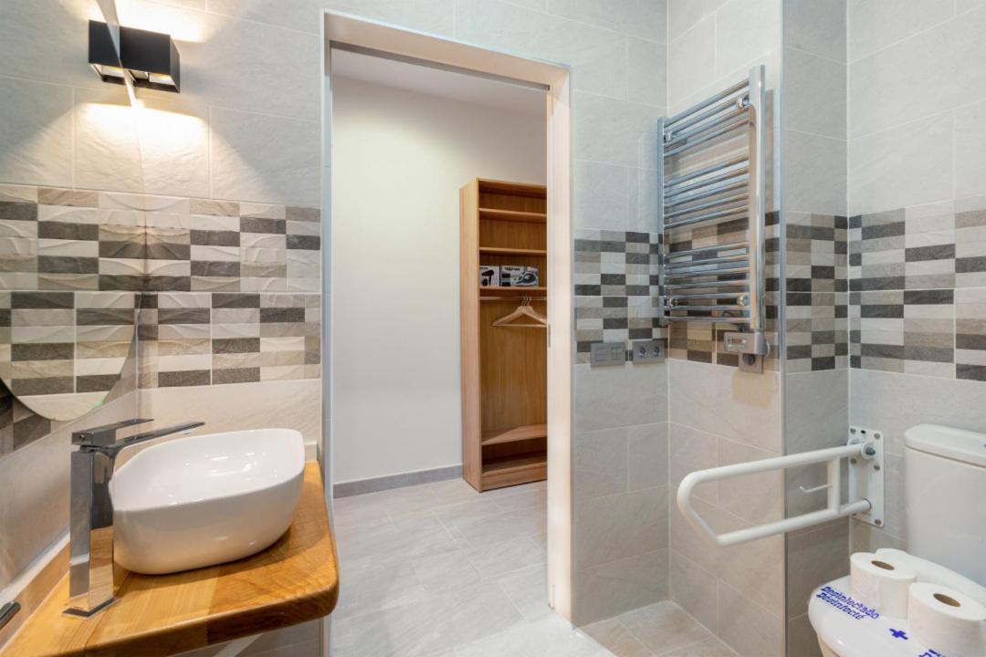 1 Bedroom 1 Bathroom Furnished - Justicia - Modern - Mintystay Мадрид Екстер'єр фото