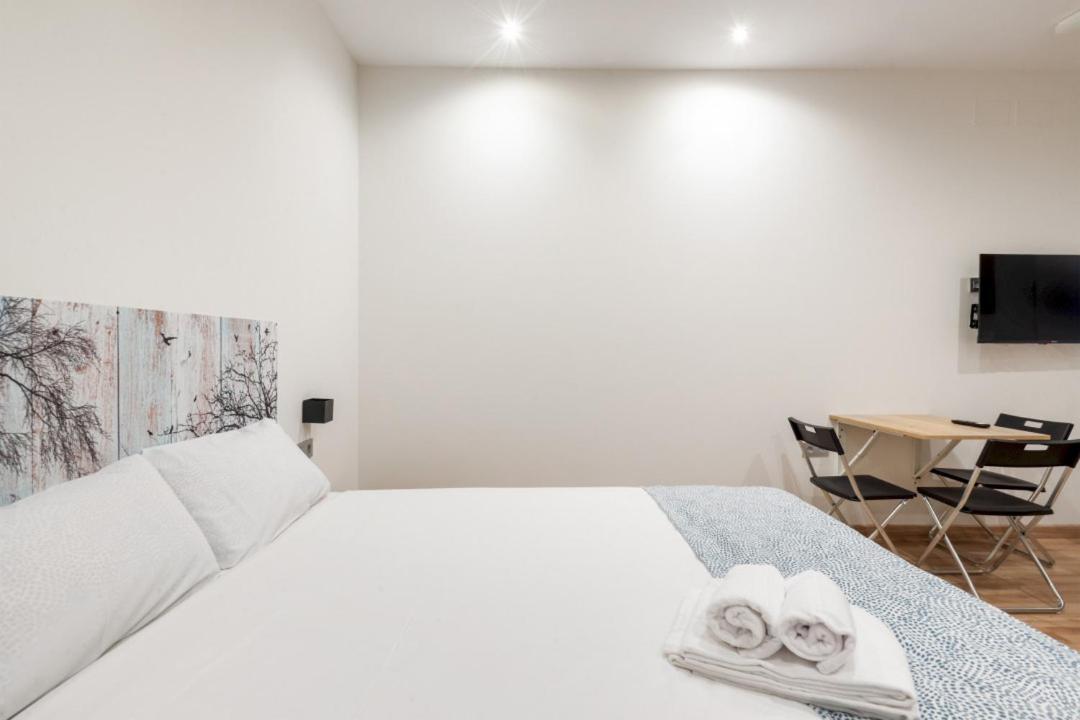 1 Bedroom 1 Bathroom Furnished - Justicia - Modern - Mintystay Мадрид Екстер'єр фото
