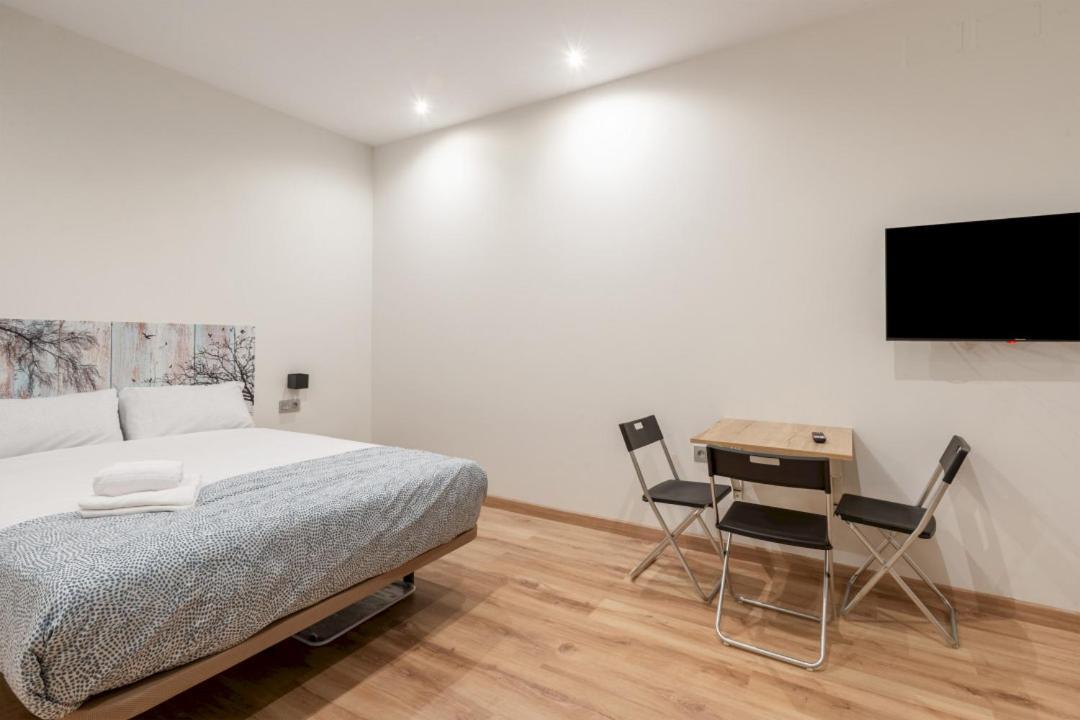 1 Bedroom 1 Bathroom Furnished - Justicia - Modern - Mintystay Мадрид Екстер'єр фото
